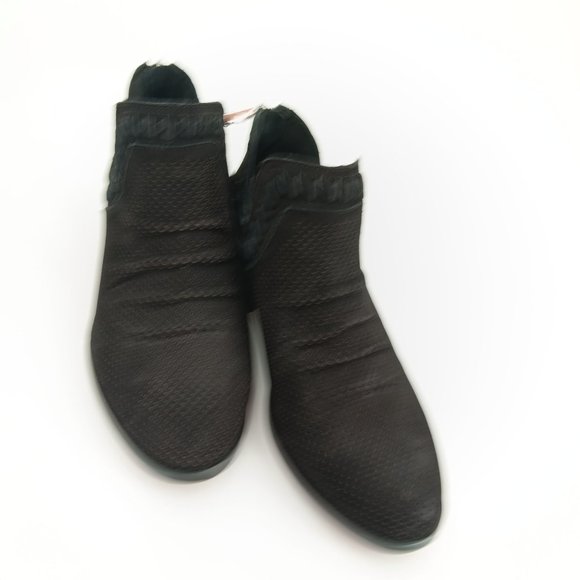 VINCE CAMUTO BLACK LEATHER BOOTIES SIZE 6.5M - Picture 8 of 16